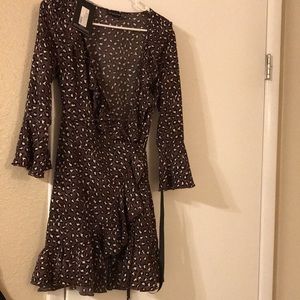 NEW WITH TAGS Pretty Little Thing Wrap Dress